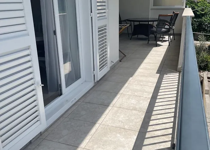 Domani Apartment *
