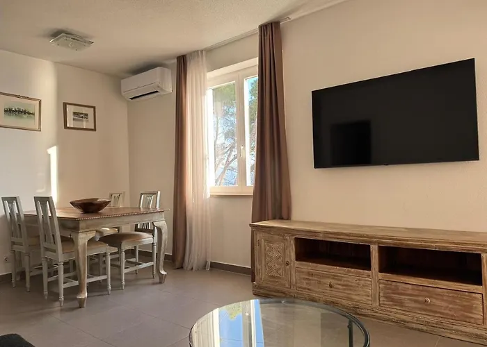 Domani Apartment *