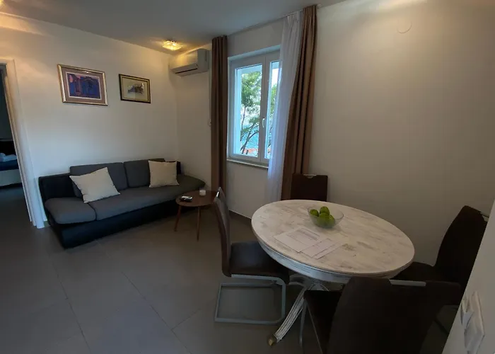 Domani Apartment *